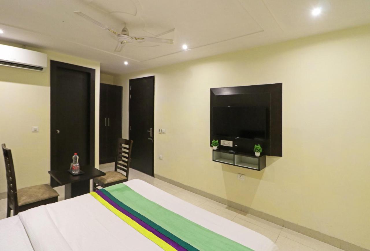 Hotel Paragon Suites Nowe Delhi Zewnętrze zdjęcie